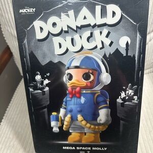 PopMart Donald Duck Mega 400% Space Molly Figure.New in sealed Box.